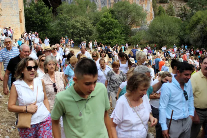 GALER&Iacute;A | Devoci&oacute;n y naturaleza, en el Ca&ntilde;&oacute;n del r&iacute;o Lobos, con la Virgen d