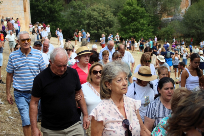 GALER&Iacute;A | Devoci&oacute;n y naturaleza, en el Ca&ntilde;&oacute;n del r&iacute;o Lobos, con la Virgen d
