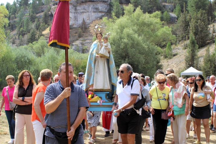 GALER&Iacute;A | Devoci&oacute;n y naturaleza, en el Ca&ntilde;&oacute;n del r&iacute;o Lobos, con la Virgen d