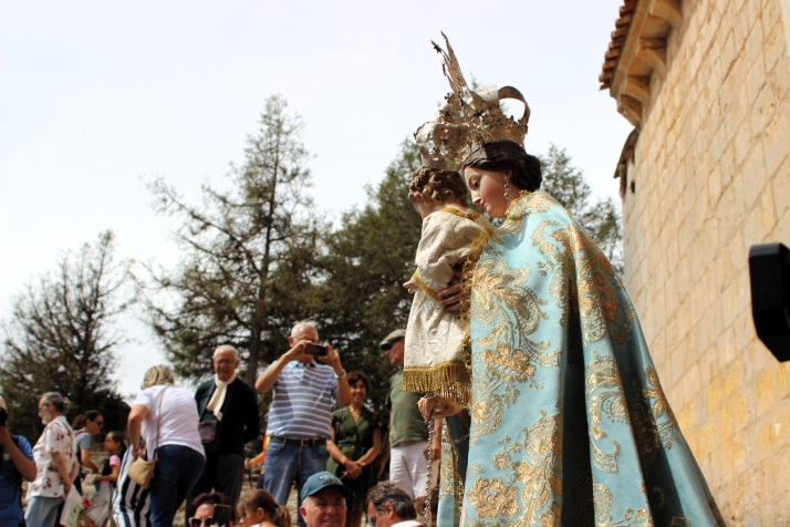 GALER&Iacute;A | Devoci&oacute;n y naturaleza, en el Ca&ntilde;&oacute;n del r&iacute;o Lobos, con la Virgen d