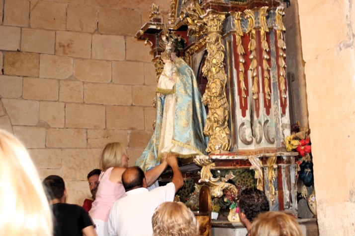 GALER&Iacute;A | Devoci&oacute;n y naturaleza, en el Ca&ntilde;&oacute;n del r&iacute;o Lobos, con la Virgen d