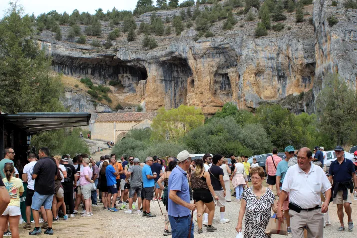 GALER&Iacute;A | Devoci&oacute;n y naturaleza, en el Ca&ntilde;&oacute;n del r&iacute;o Lobos, con la Virgen d