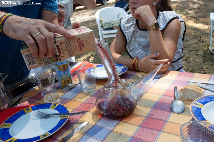 1.600 raciones de tradición: Navaleno despide sus fiestas con la centenaria Caldereta de la Caridad