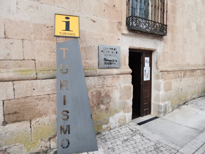 El Burgo de Osma y Almazán lideran el auge turístico de Soria en julio