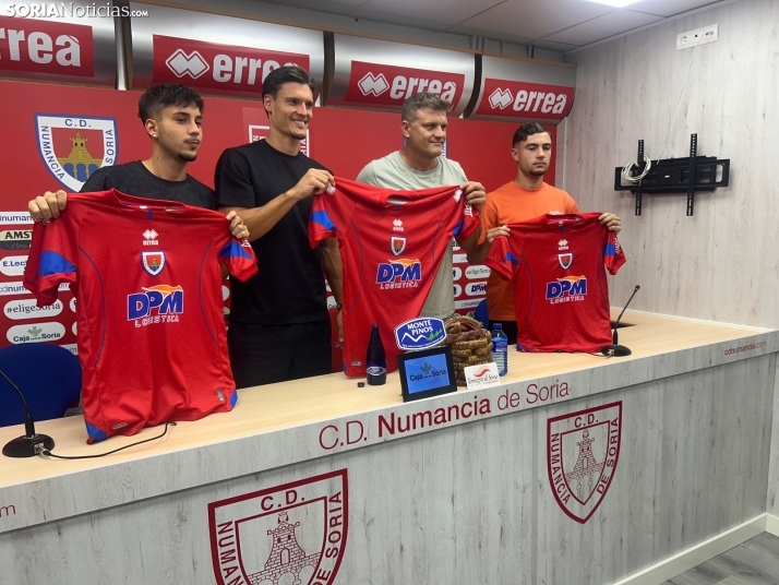 Toni García analiza la situación del mercado: tres fichajes, dos jugadores a prueba que terminan su estancia en Soria o Godson