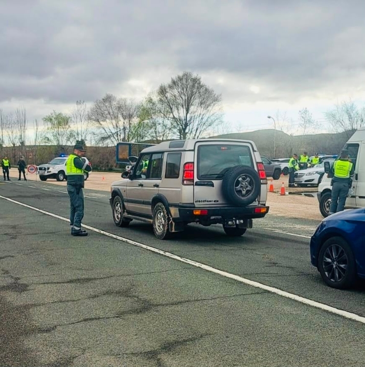 La Guardia Civil investiga a un conductor por triplicar la tasa de alcohol