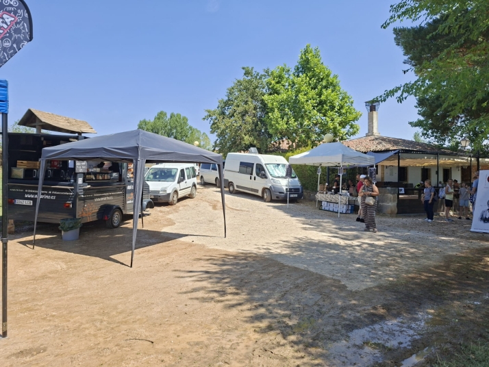 En im&aacute;genes | As&iacute; est&aacute; Valonsadero ahora mismo; el Chicote, foodtrucks, amplio despliegue
