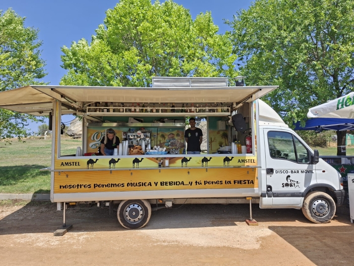 En im&aacute;genes | As&iacute; est&aacute; Valonsadero ahora mismo; el Chicote, foodtrucks, amplio despliegue