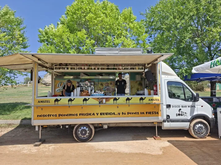 En im&aacute;genes | As&iacute; est&aacute; Valonsadero ahora mismo; el Chicote, foodtrucks, amplio despliegue