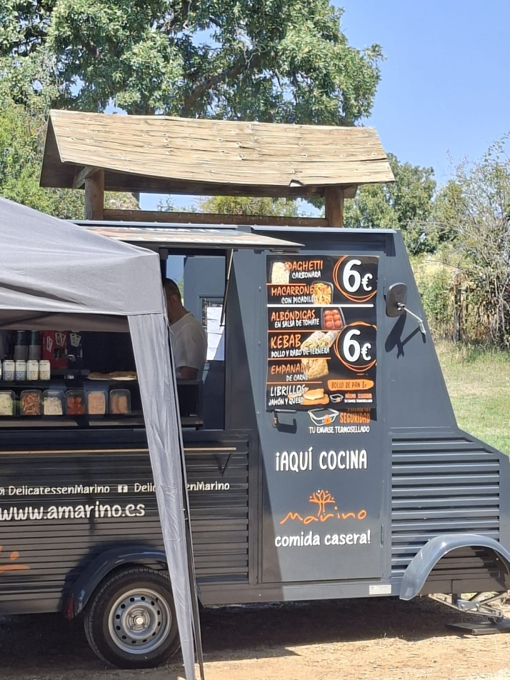 En im&aacute;genes | As&iacute; est&aacute; Valonsadero ahora mismo; el Chicote, foodtrucks, amplio despliegue