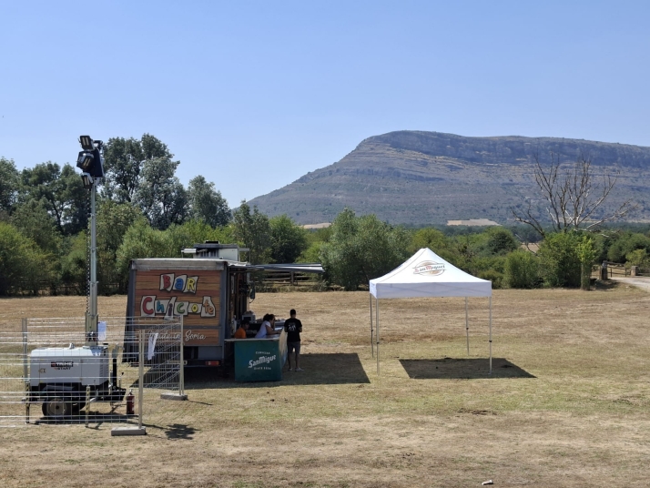 En im&aacute;genes | As&iacute; est&aacute; Valonsadero ahora mismo; el Chicote, foodtrucks, amplio despliegue