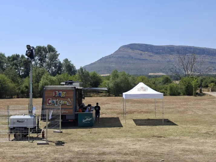En im&aacute;genes | As&iacute; est&aacute; Valonsadero ahora mismo; el Chicote, foodtrucks, amplio despliegue