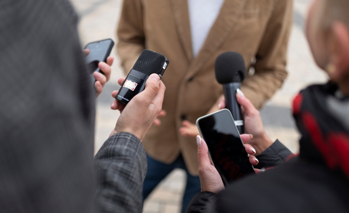 La Junta publica las nuevas bases de las becas de comunicación para titulados en 2027