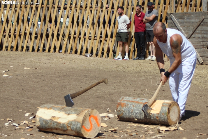 La tradici&oacute;n de la madera se convierte en espect&aacute;culo en Vinuesa 