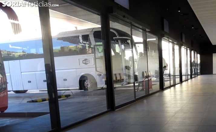El uso de la estación de autobuses como punto de encuentro familiar llega al Procurador del Común