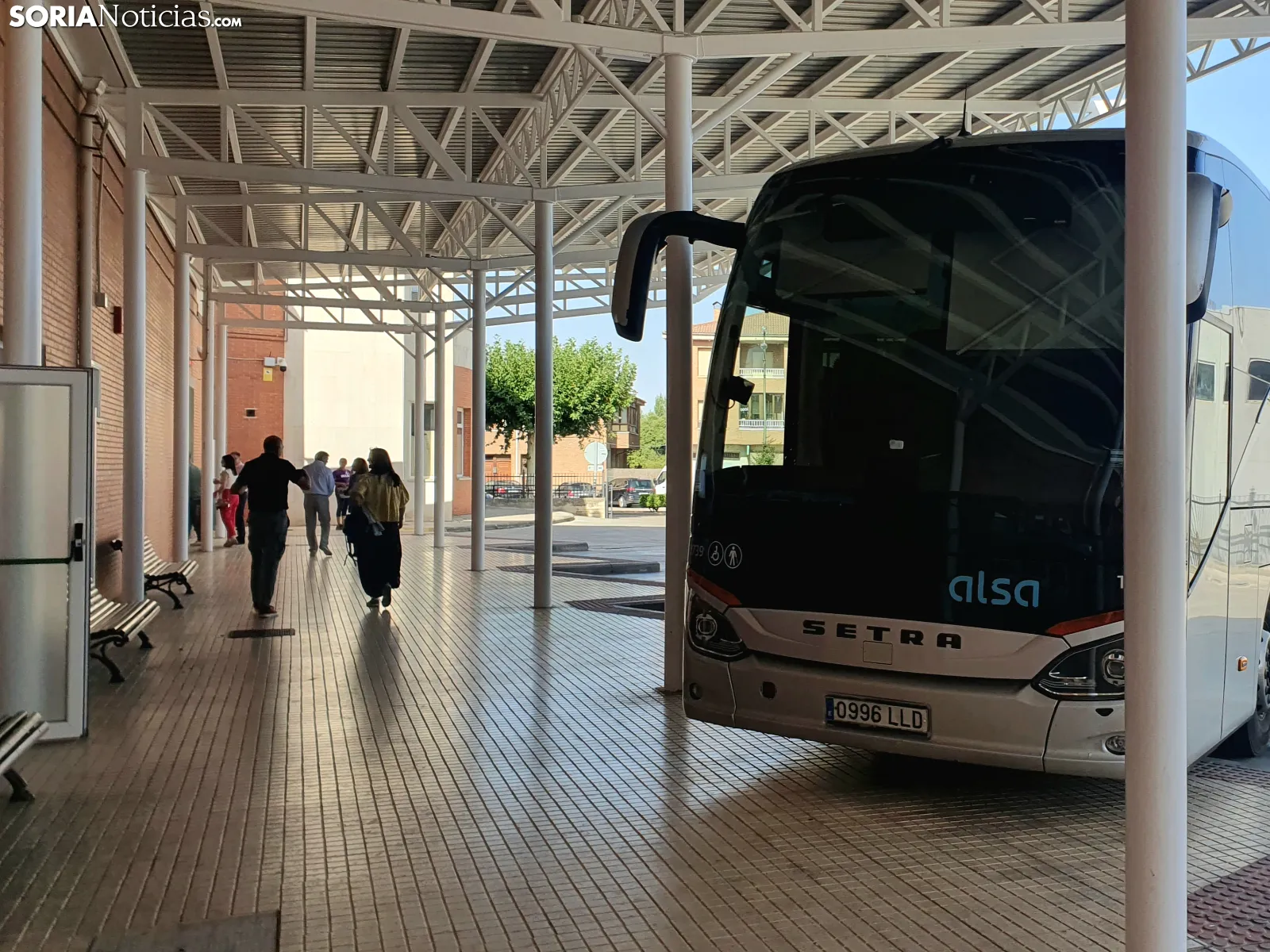 Foto 2 - El Burgo estrena su renovada estaci&oacute;n de autobuses tras una inversi&oacute;n de 834.000 euros