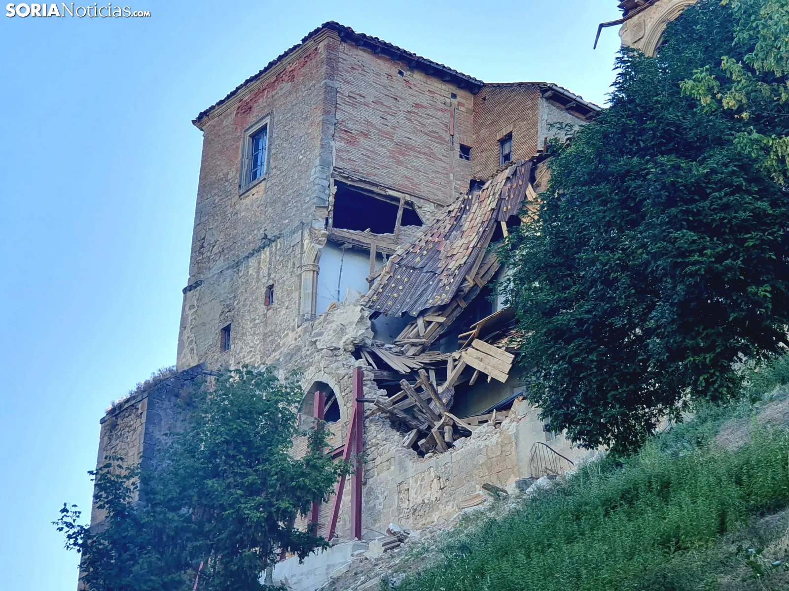 Estado del palacio tras el segundo derrumbe.