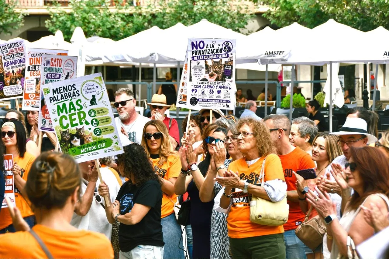 Protesta en Soria contra privatización de colonias felinas