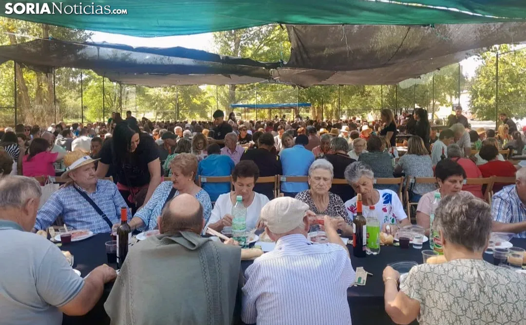 Una imagen de la comida de hermandad. /SN