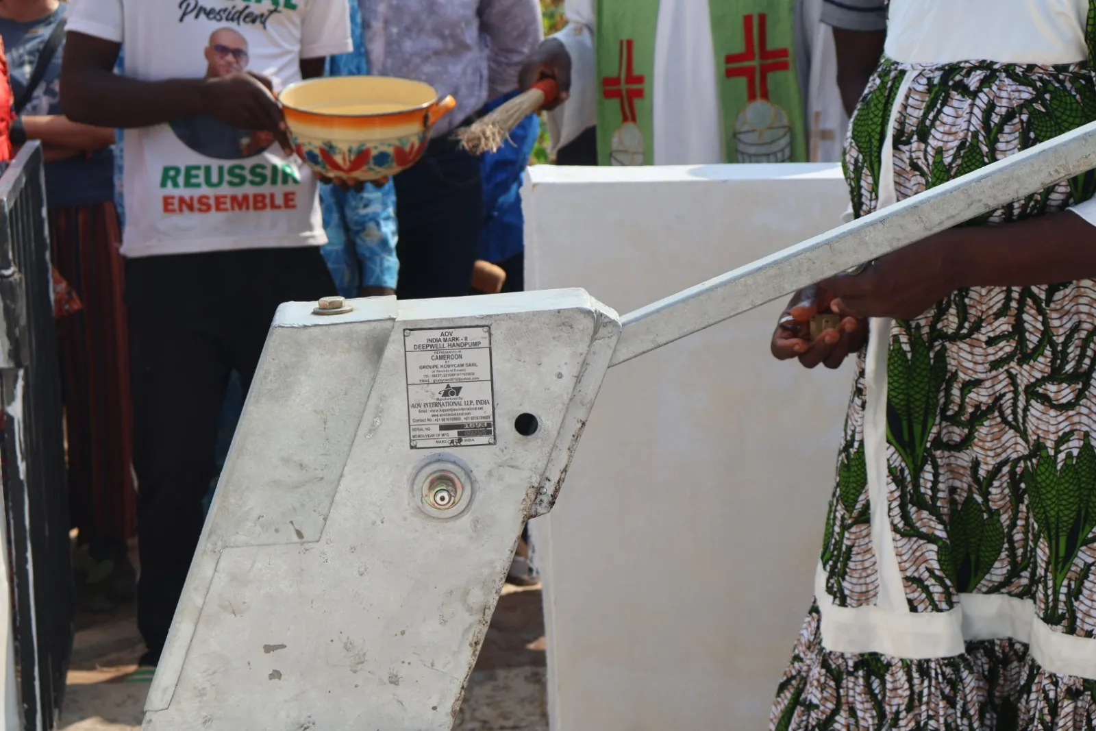 Foto 2 - La Fundaci&oacute;n Pedro Navalpotro lleva agua potable a Camer&uacute;n