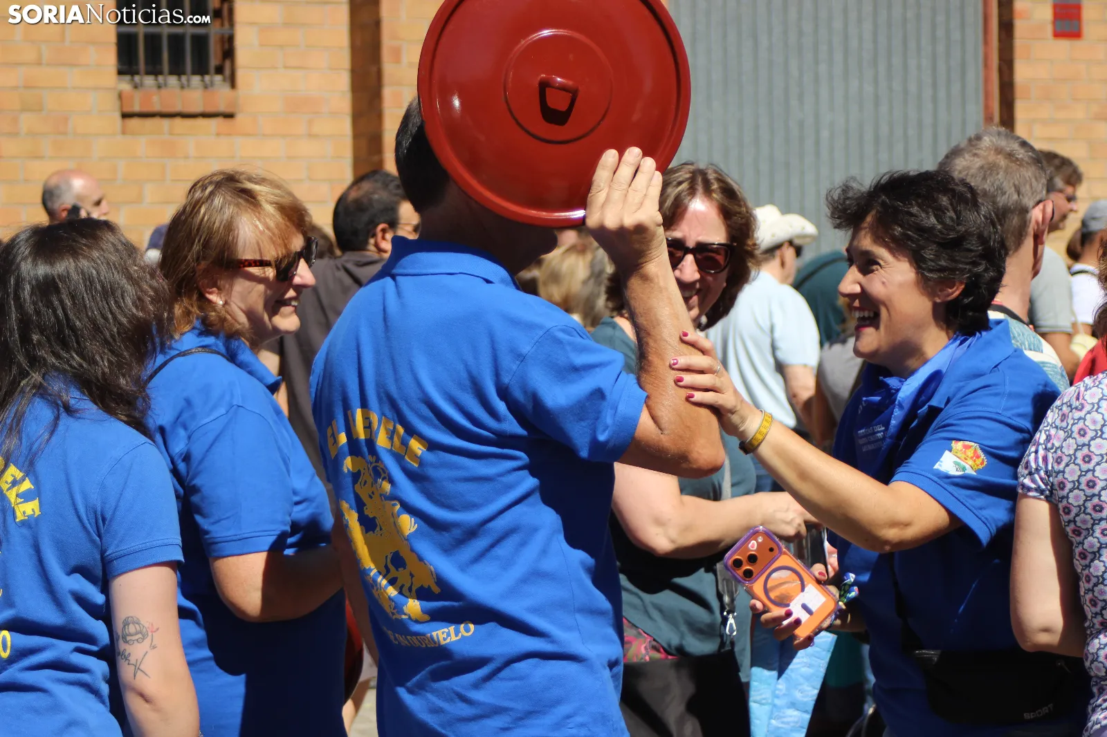 Duruelo reparte cerca de 2.800 raciones de caldereta en su tradicional almuerzo festivo