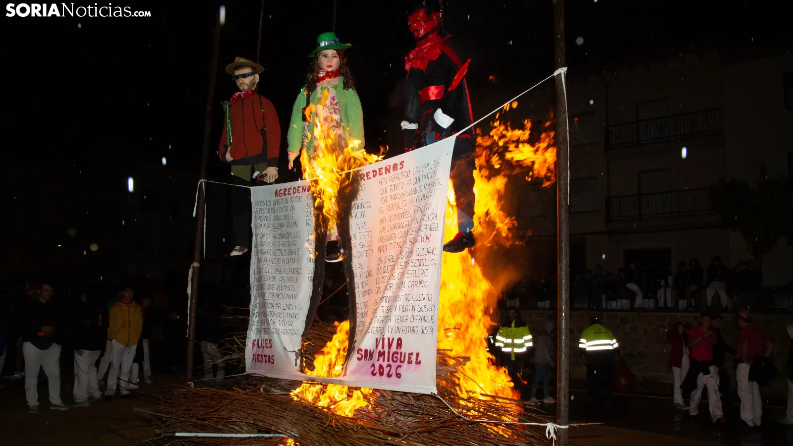 GALERÍA | Ágreda quema los malos augurios en su mágica Noche de los Diablillos