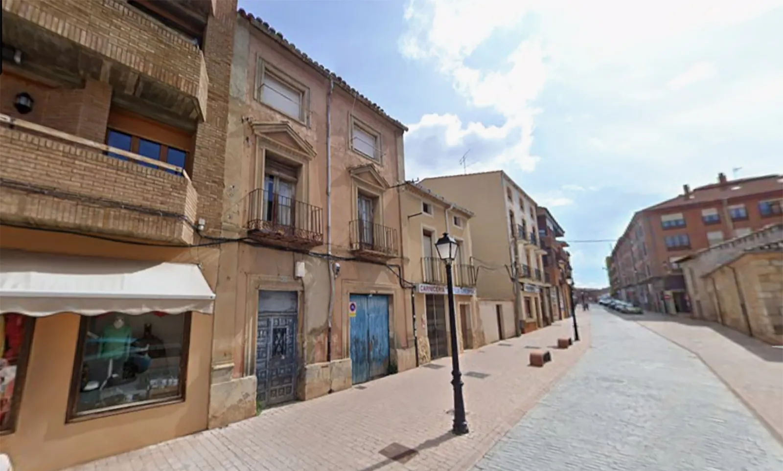 El edificio de la calle Mayor donde será instalada la nueva oficina. /GM