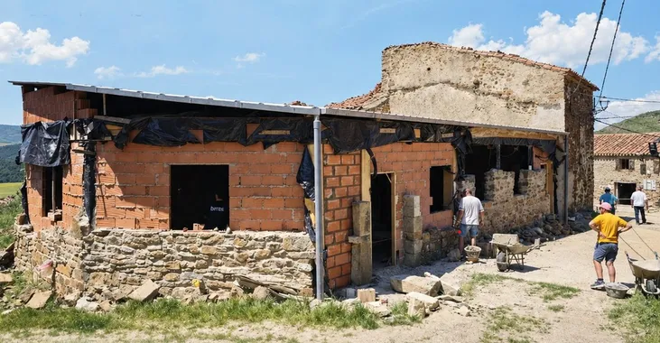 Obras de construcción de El Refugio. 