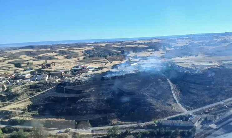 Vista aérea del incendio. /Jta.