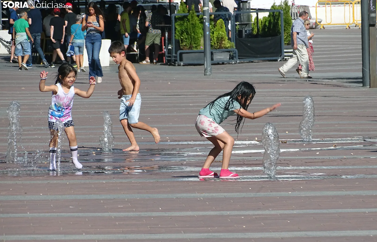 Continúa el calor este viernes.