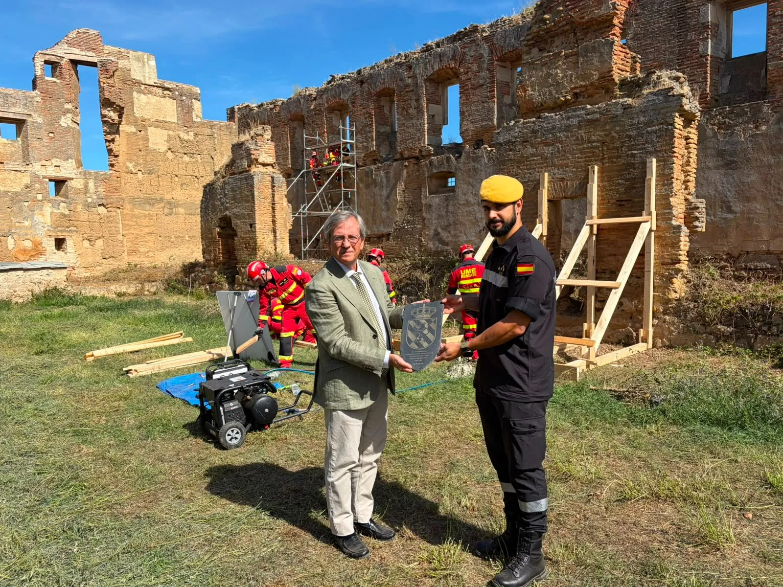 La Junta apoya las jornadas de instrucción de la UME