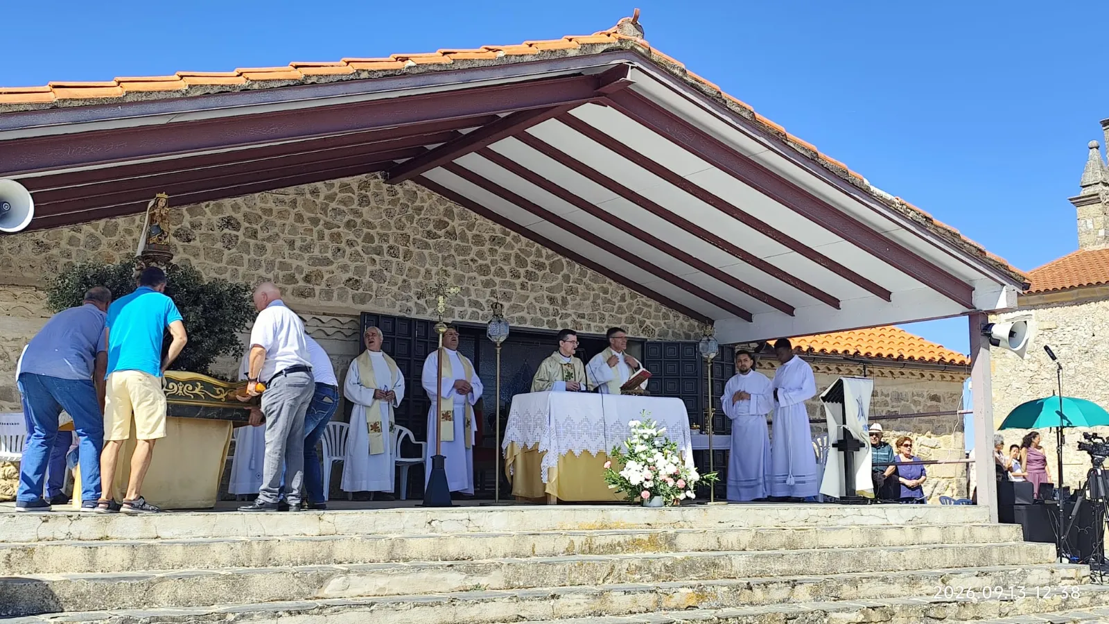 Foto 2 - La Virgen de Inodejo vuelve a reunir a los pueblos de su entorno en su tradicional romer&iacute;a