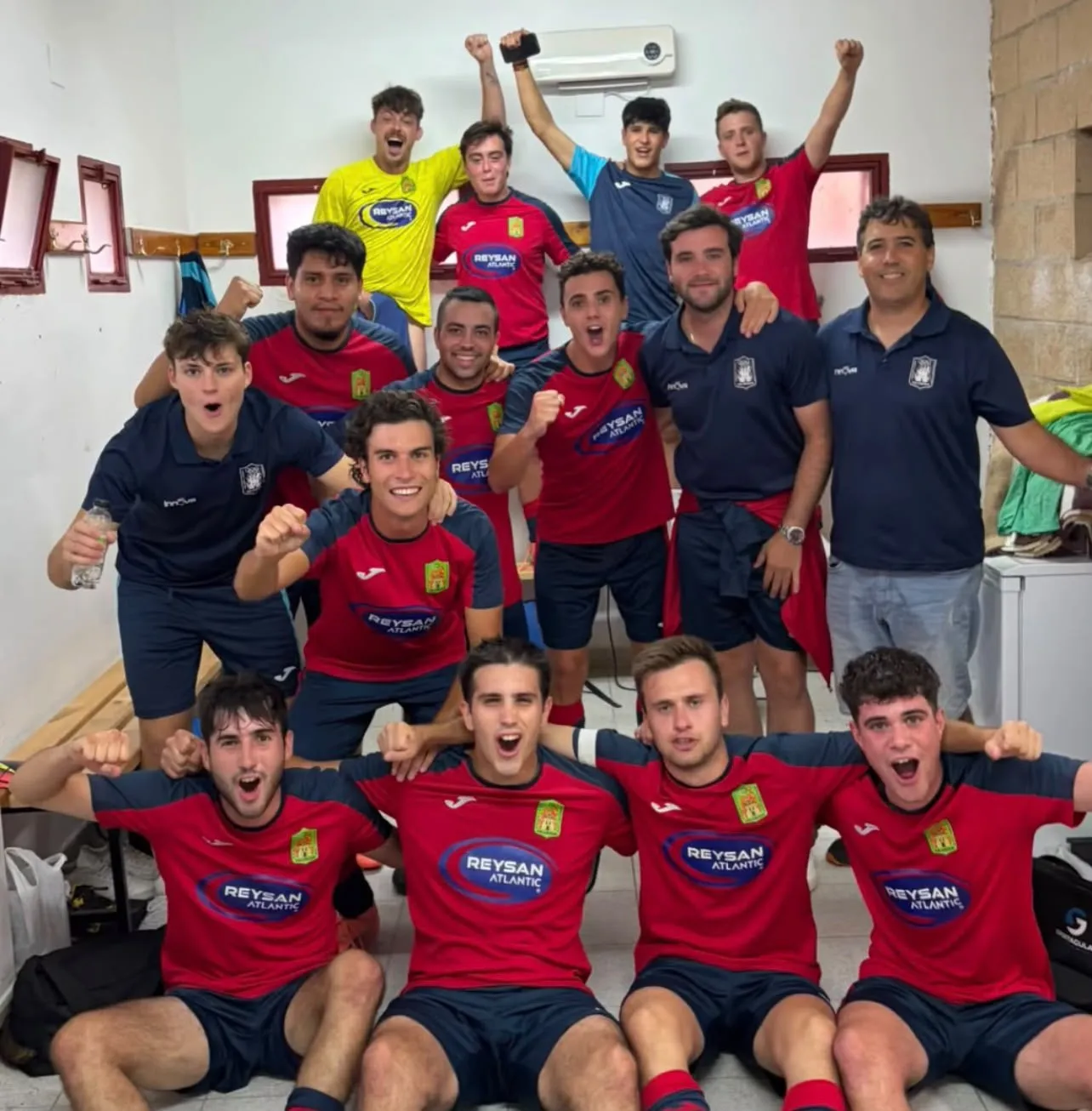 Los jugadores de la S.D. Ólvega celebran su triunfo ante el Inter Azuara/ S.D. Ólvega.