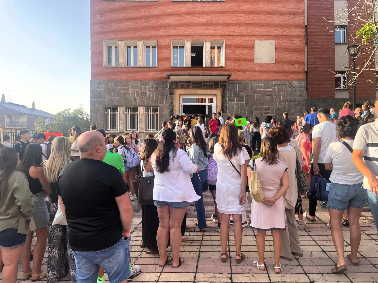 Foto 2 - Los padres, esos h&eacute;roes que no se grad&uacute;an tras la vuelta al cole