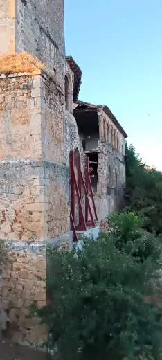 Estado del palacio tras el derrumbe en imágenes enviadas por un lector.