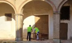 Llegada de material, esta mañana, al Palacio adnamantino. | JCyL
