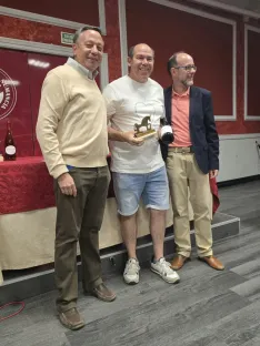 Foto 5 - El Casino premia la precisi&oacute;n sus billaristas 