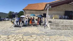 Foto 8 - La Virgen de Inodejo vuelve a reunir a los pueblos de su entorno en su tradicional romer&iacute;a