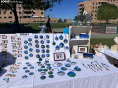 Foto 4 - Segunda mano, talento artesanal y ambiente festivo abarrotan el Rastrillo de Los Royales