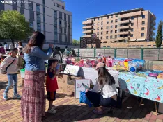 Foto 6 - Segunda mano, talento artesanal y ambiente festivo abarrotan el Rastrillo de Los Royales