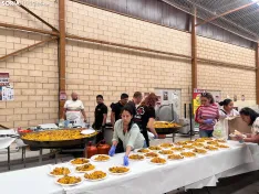 Foto 9 - Camaretas se vuelca con los damnificados de Venezuela y Colombia en una jornada de paella y convivencia solidaria