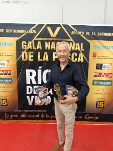 Imágenes de la Gala y de Jesús practicando su afición: la pesca |OA y JA