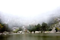 Niebla sobre la Laguna Negra.