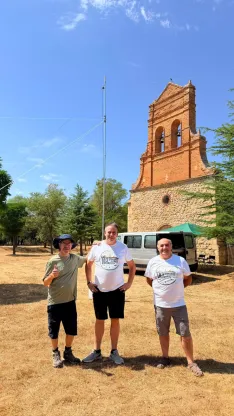 Foto 3 - De este pueblo de Soria al mundo para brillar en las ondas