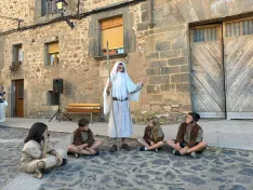 Foto 4 - &lsquo;Al amor de la lumbre&rsquo; conquista a casi 2.000 espectadores en las Rutas Teatralizadas de &Aacute;greda