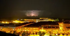 Tormenta en aragon vista desde la capital soriana en una imagen de Gustavo Gonzalo.