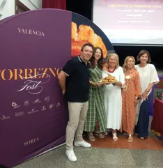 Distintas imágenes de la presentación, en Valencia, del 'Torrezno fest'. | FOTOS: Casa de Soria en Valencia