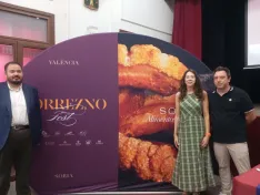 Distintas imágenes de la presentación, en Valencia, del 'Torrezno fest'. | FOTOS: Casa de Soria en Valencia