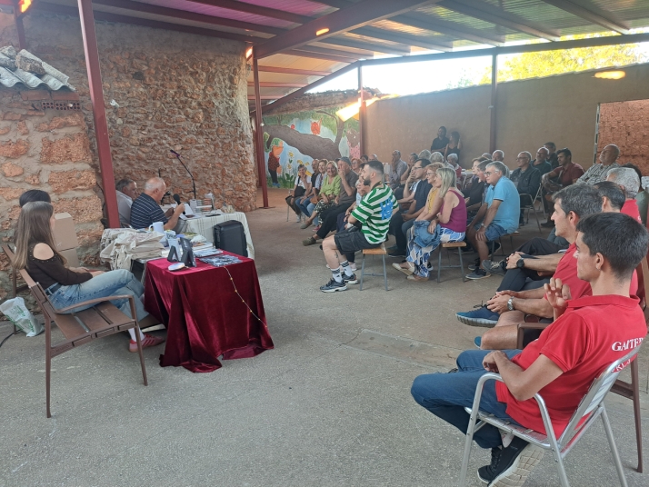 Quintanas Rubias de Arriba presenta el fotolibro QRA