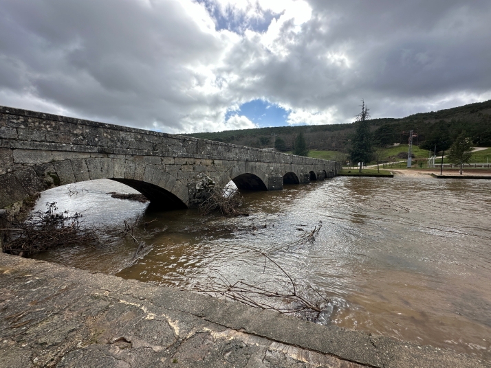 Las Cortes abren la vía para actuar contra las inundaciones en Salduero
